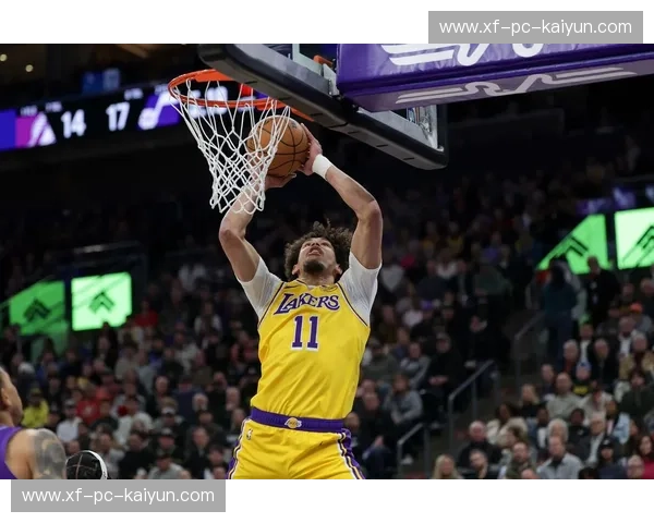 紫金内战，巅峰对决：为何“湖人vs湖人直播视频”成了每个篮圈人的必看收藏？